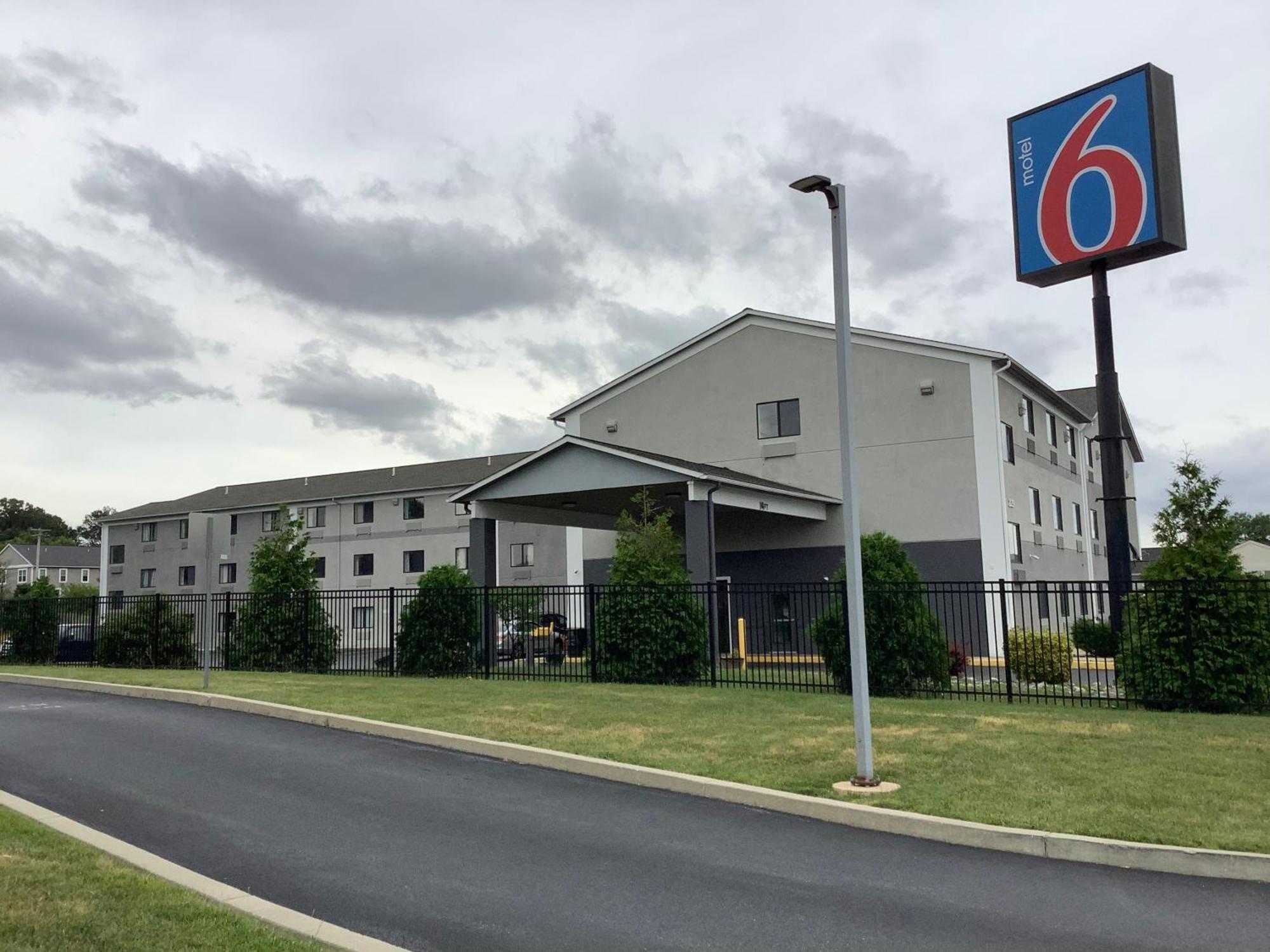Motel 6 Lancaster Fertility Екстер'єр фото